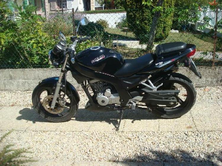 Daelim roadwin 125 fi 1 650 €