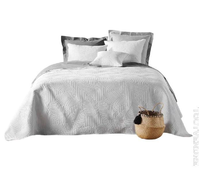 Couvre lit matelasse 220 x 240 cm palombe blanc 44,60 €