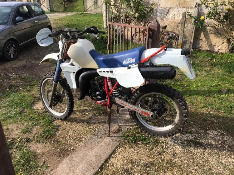 moto 1 700 €