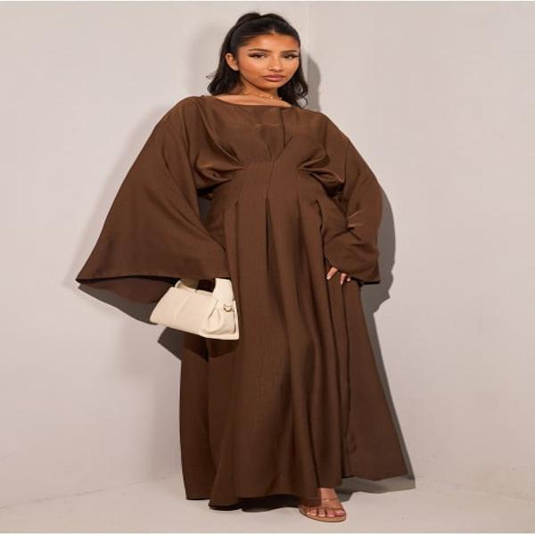 Robe cintrb'/xc3/xa9'e satinb'/xc3/xa9'e marron Robe cintrb'/xc3/xa9'e satinb'/xc3/xa9'e marron