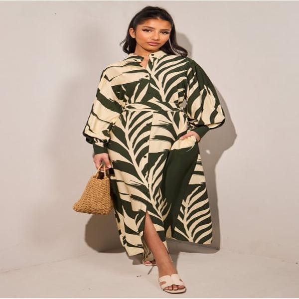 Robe longue verte ample b'/xc3/xa0' motif feuille Robe longue verte ample b'/xc3/xa0' motif feuille